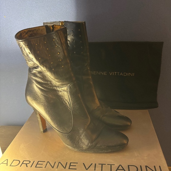 Adrienne Vittadini Black Ankle Boot Heels Size 7 - Picture 1 of 1